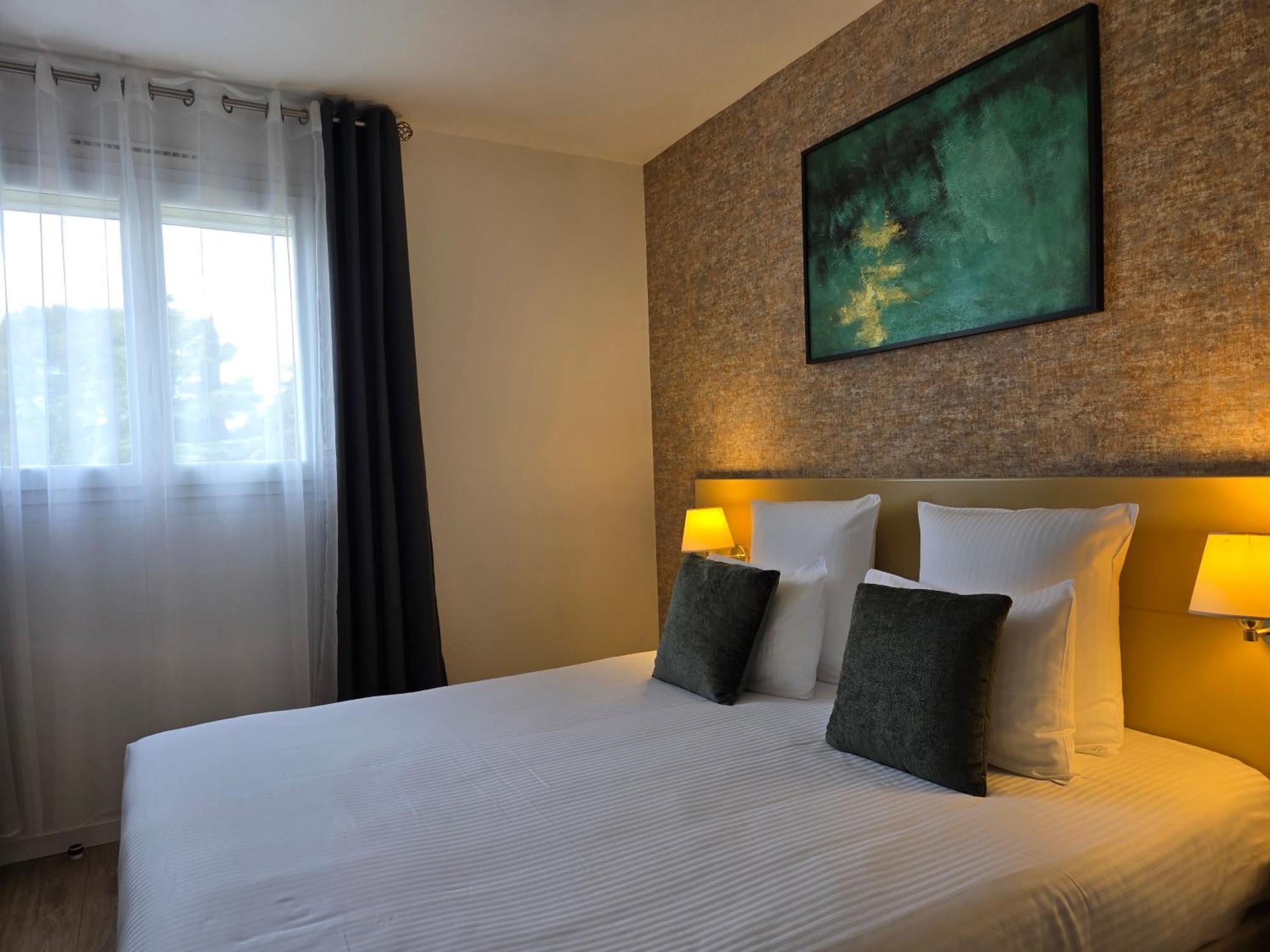 Hotel Le Saint-Genies Uzes Exterior photo
