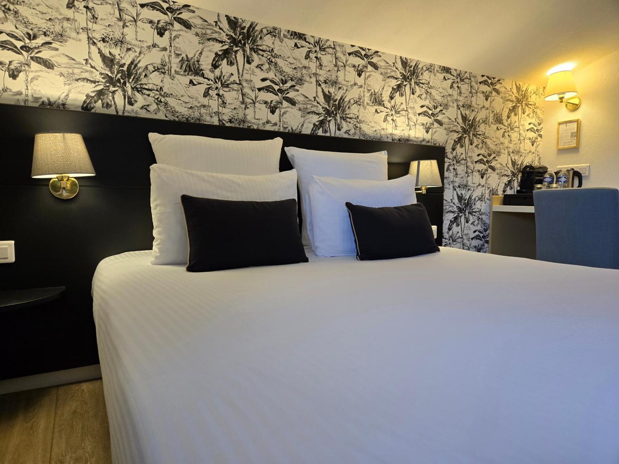 Hotel Le Saint-Genies Uzes Exterior photo