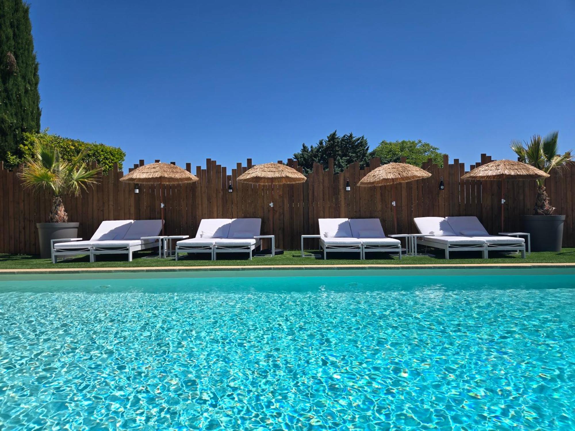 Hotel Le Saint-Genies Uzes Exterior photo